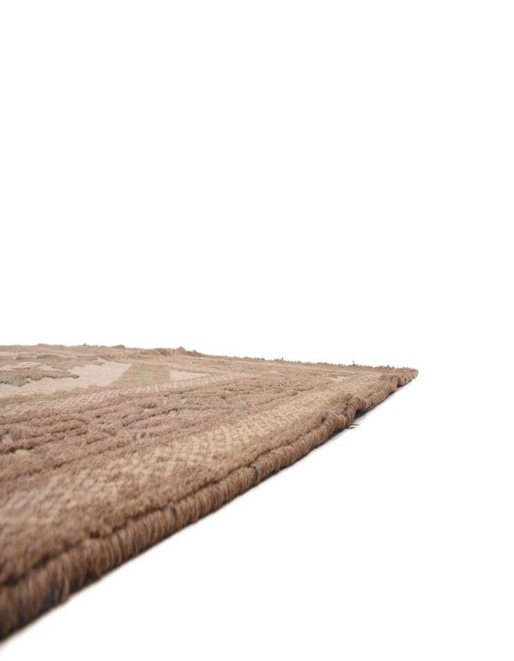 Detail image of  4' 4 x 6' 4  Hand Woven Sumak Wool Rug