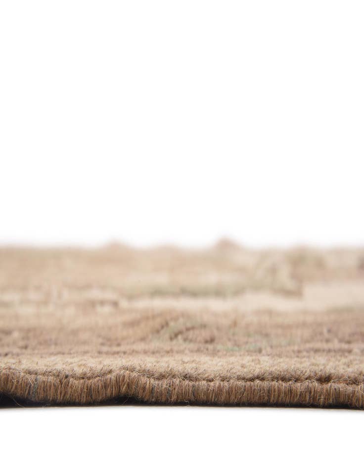 Detail image of  4' 4 x 6' 4  Hand Woven Sumak Wool Rug