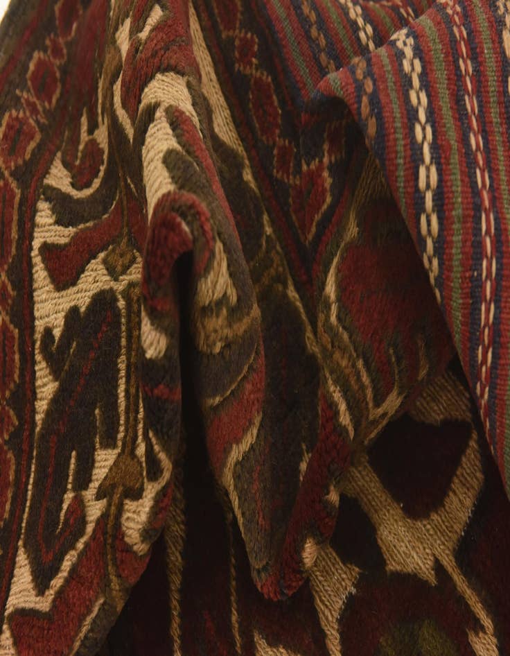 Detail image of  4' x 6' 6  Hand Knotted Sumak Wool Rug