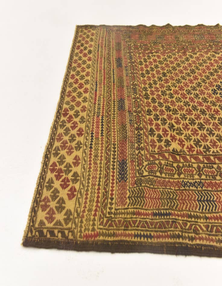 Detail image of  3' 11 x 6' 7  Hand Knotted Sumak Wool Rug