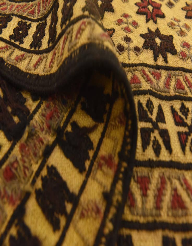 Detail image of  3' 10 x 6' 5  Hand Knotted Sumak Wool Rug