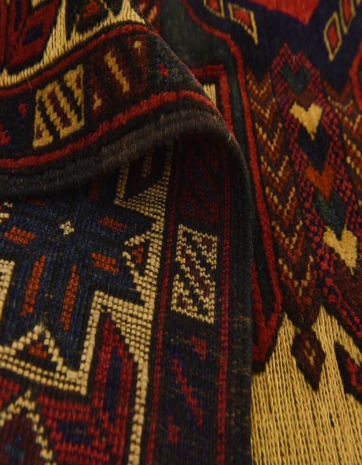 Detail image of  4' 5 x 6' 6  Hand Knotted Sumak Wool Rug