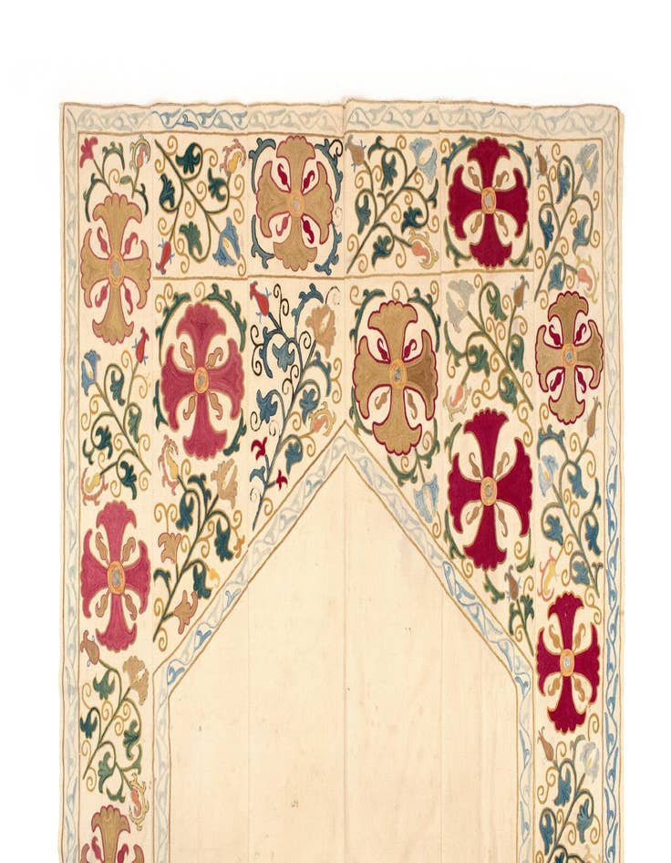 Detail image of  5' 3 x 7' 7 Suzani Rug