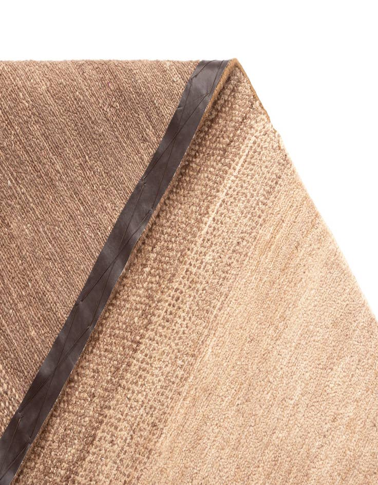 Detail image of  6' 5 x 8' 9 Tabiibaft Wool Rug