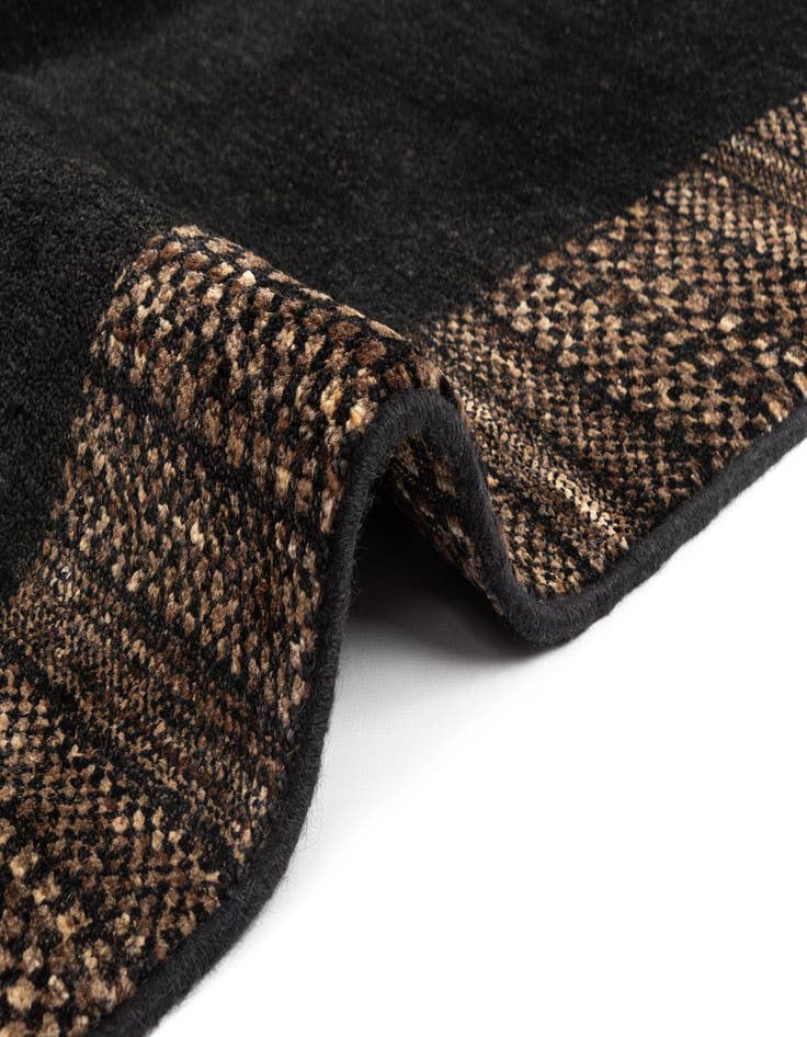 Detail image of  4' 6 x 6' 1 Tabiibaft Wool Rug