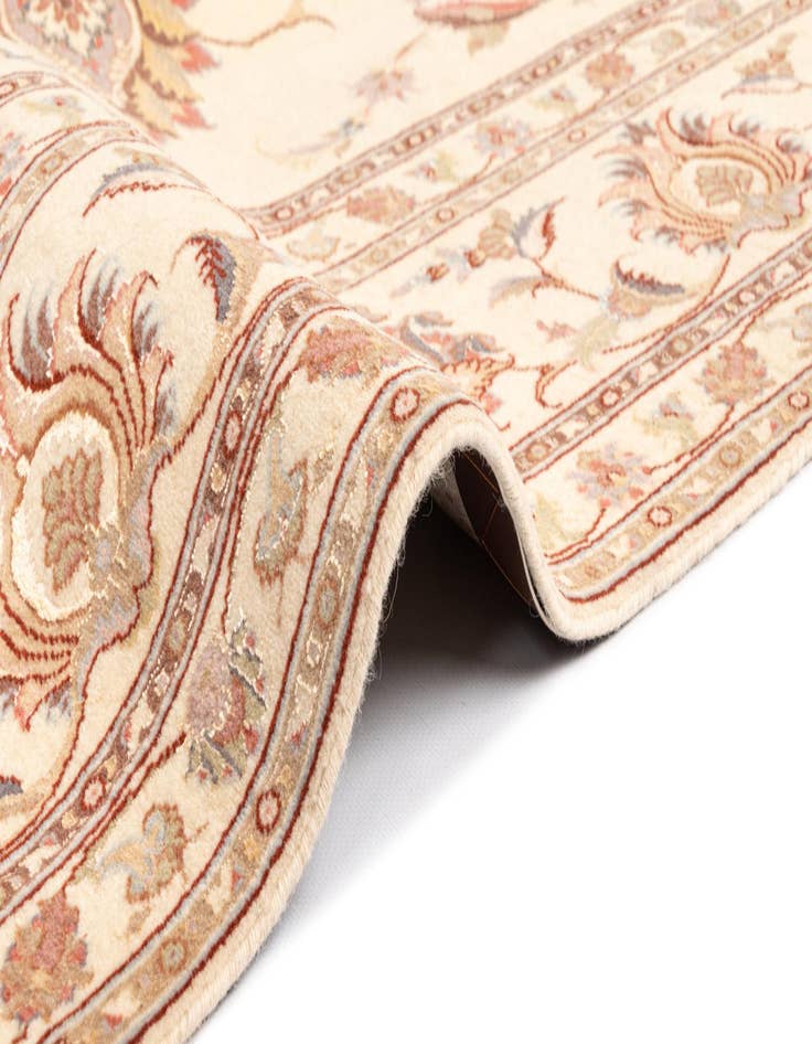 Detail image of  6' 9 x 8' 6 Tabriz Rug