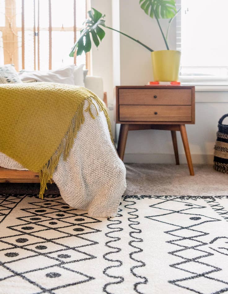 Detail image of  5' x 8' Titania Rug