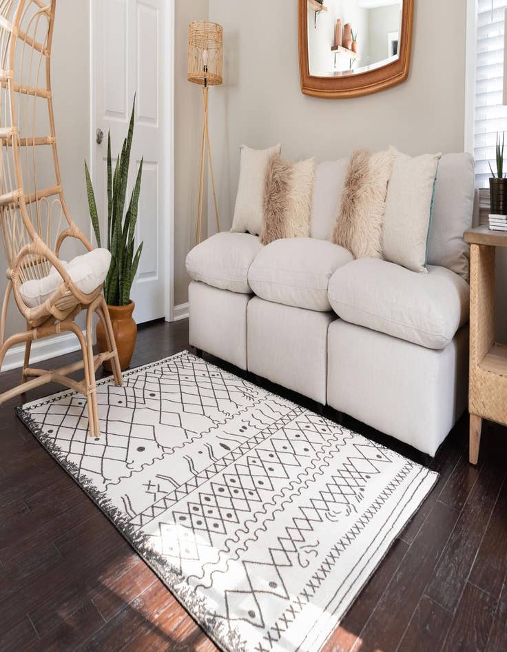 Detail image of  5' x 8' Titania Rug