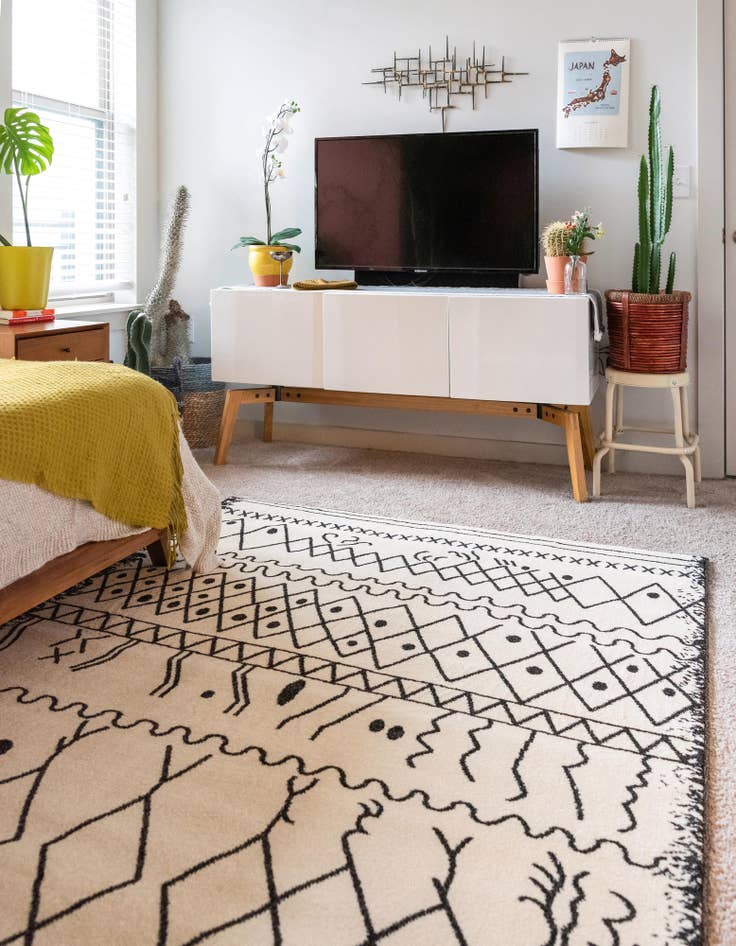 Detail image of  5' x 8' Titania Rug