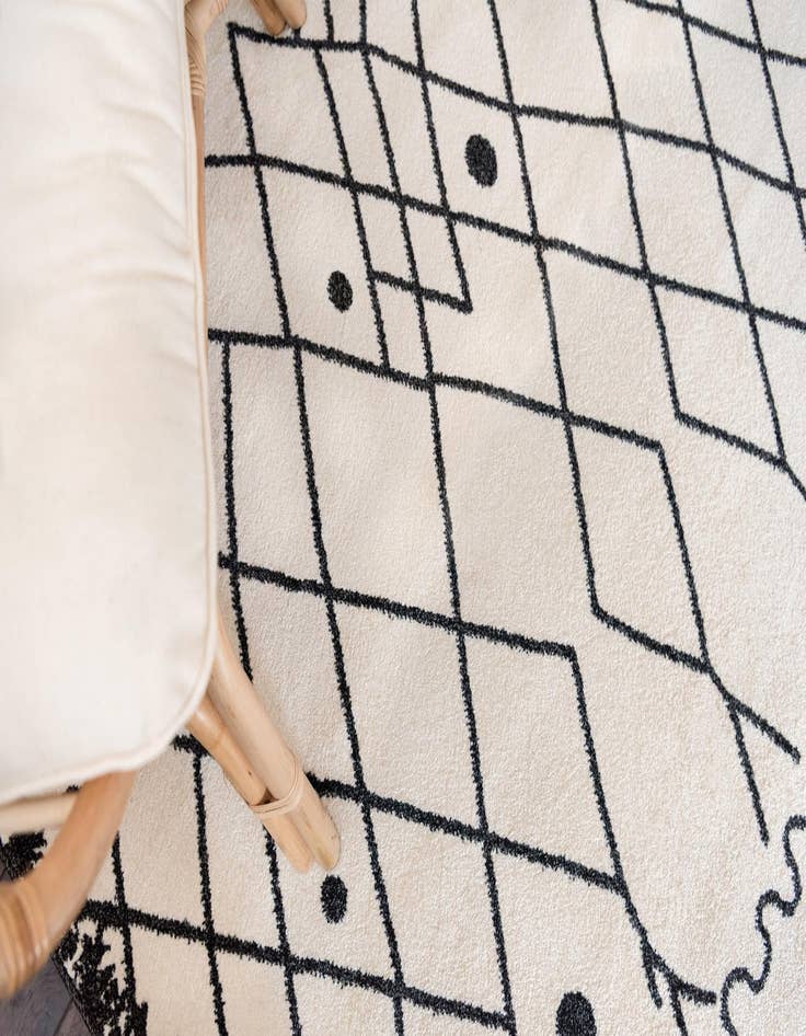 Detail image of  5' x 8' Titania Rug