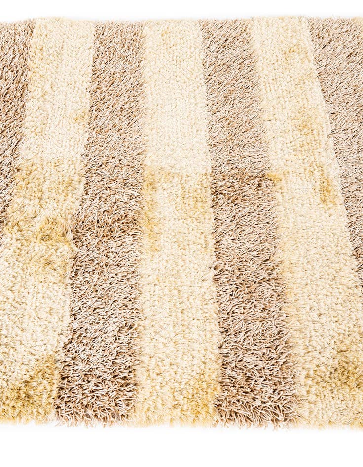 Detail image of  5' x 6' 8  Hand Knotted Two-Tone Shag Rug