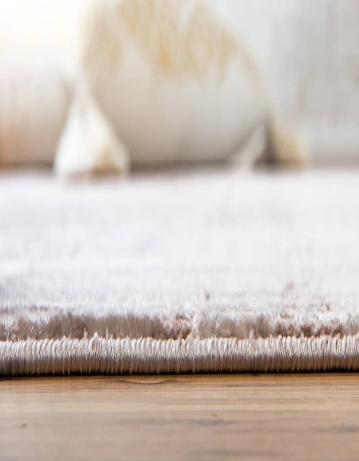 Detail image of Jill Zarin 4' x 6' Uptown Lexington Avenue Rug