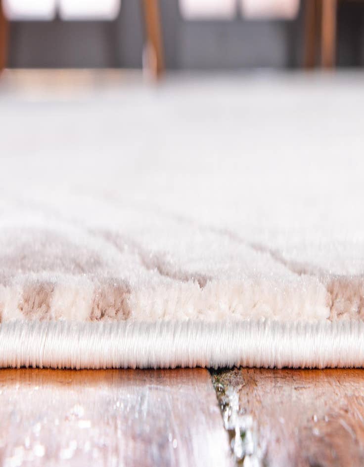 Detail image of Jill Zarin 8' x 10' Uptown Rug