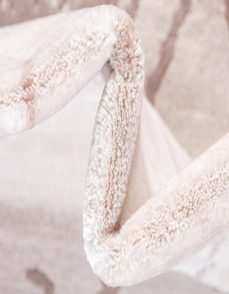 Detail image of Jill Zarin 8' x 10' Uptown Rug