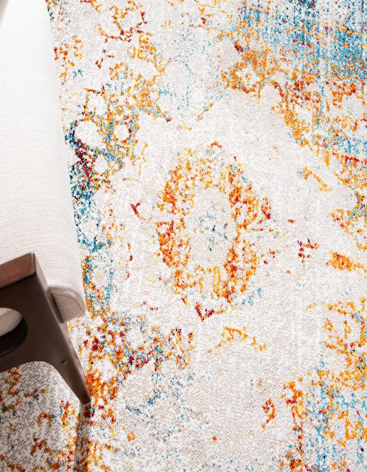 Detail image of  5' x 8' Veneto Rug