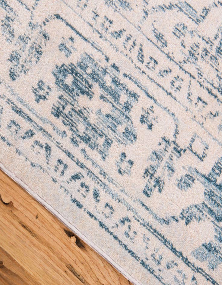 Detail image of  2' 2 x 3' Victoria Rug