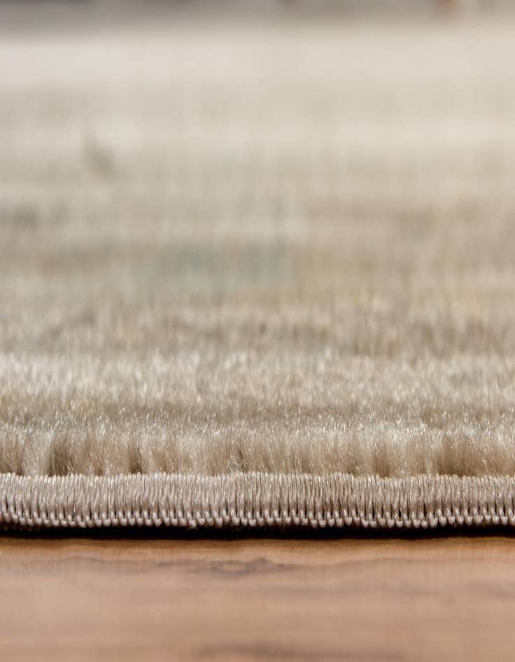 Detail image of 4' x 6' Victoria Rug