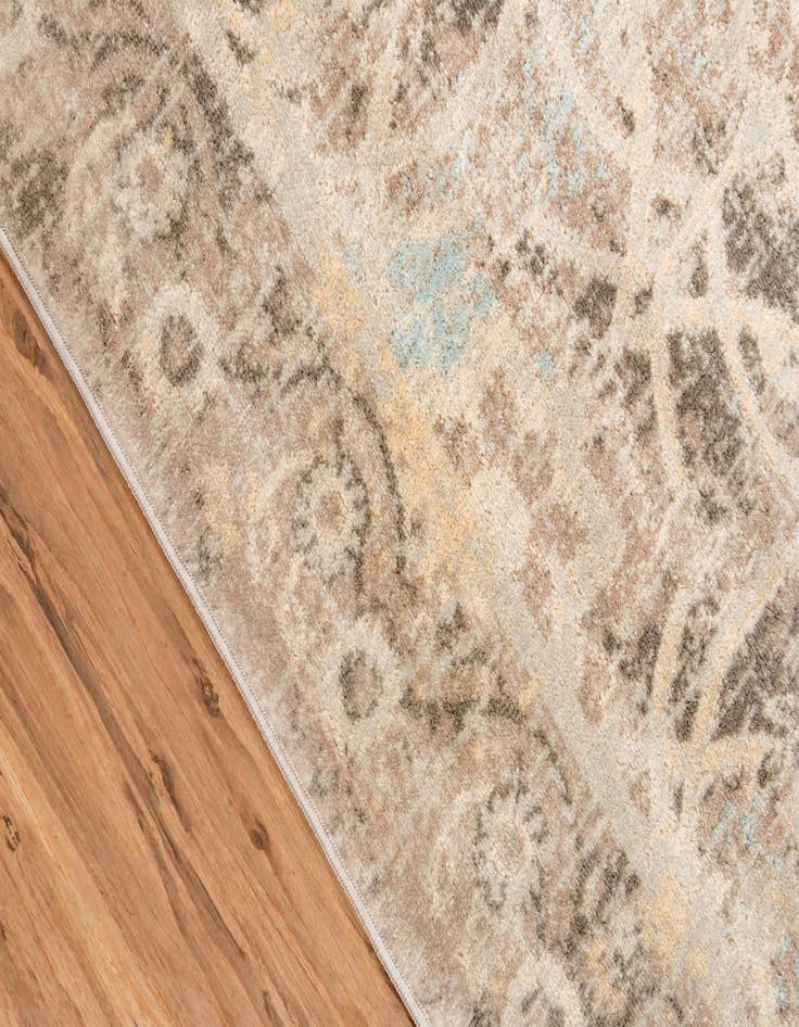 Detail image of 4' x 6' Victoria Rug