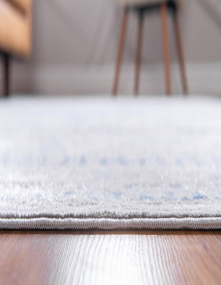 Detail image of  7' x 10' Victoria Rug