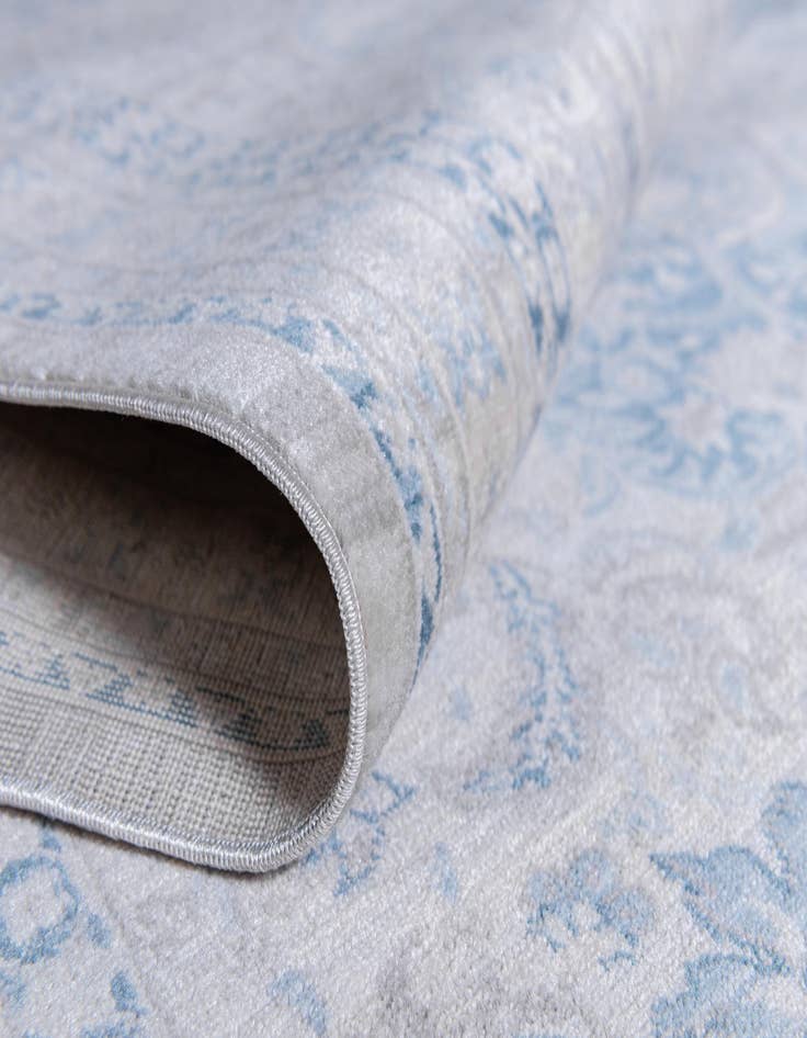 Detail image of  7' x 10' Victoria Rug