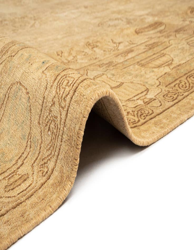 Detail image of  9' 4 x 12' 6 Vintage Royal Rug