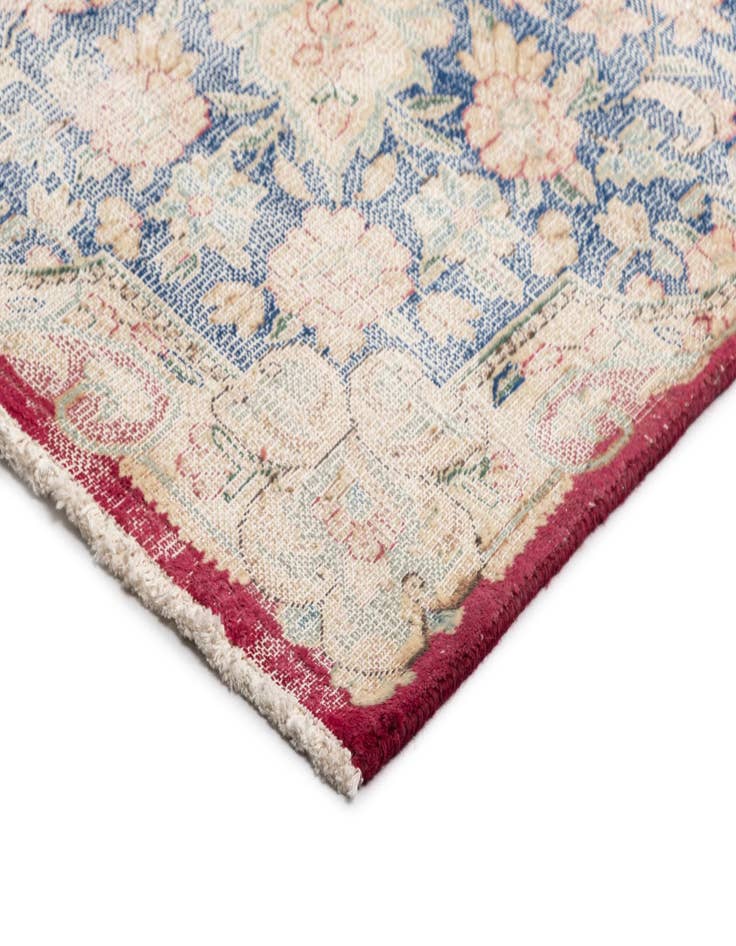 Detail image of  9' 9 x 13' 2 Vintage Royal Wool Rug