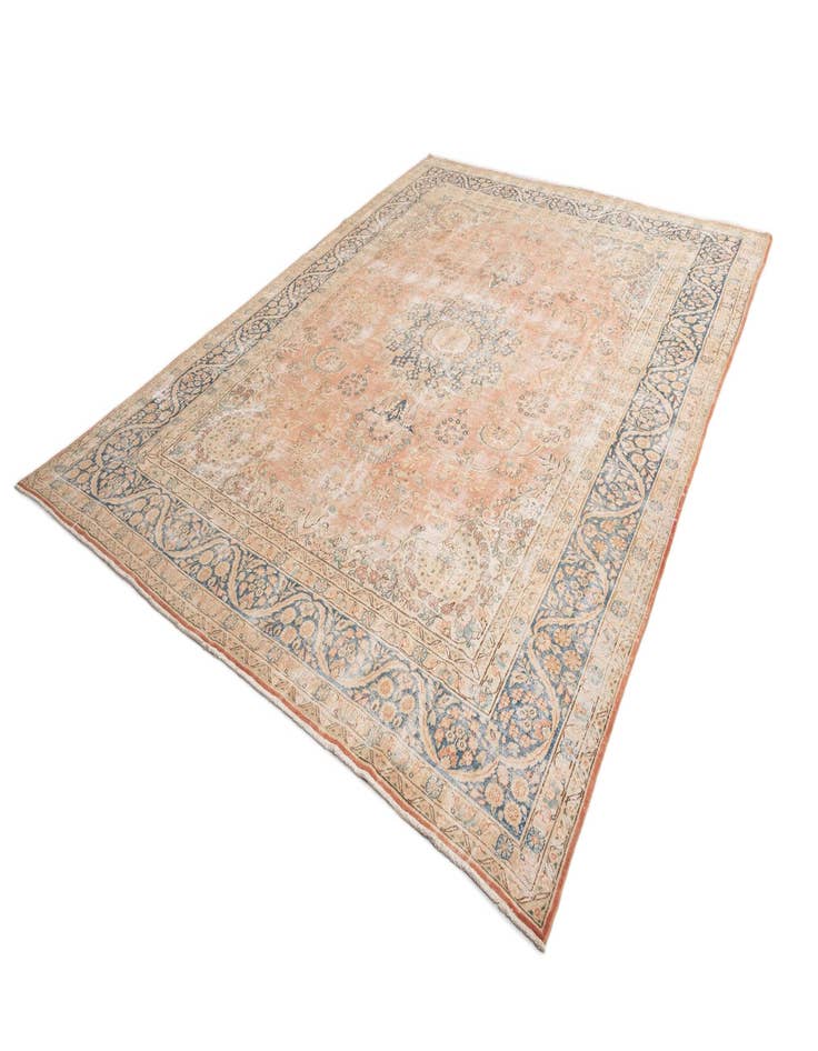 Detail image of  9' 5 x 12' 8 Vintage Royal Wool Rug