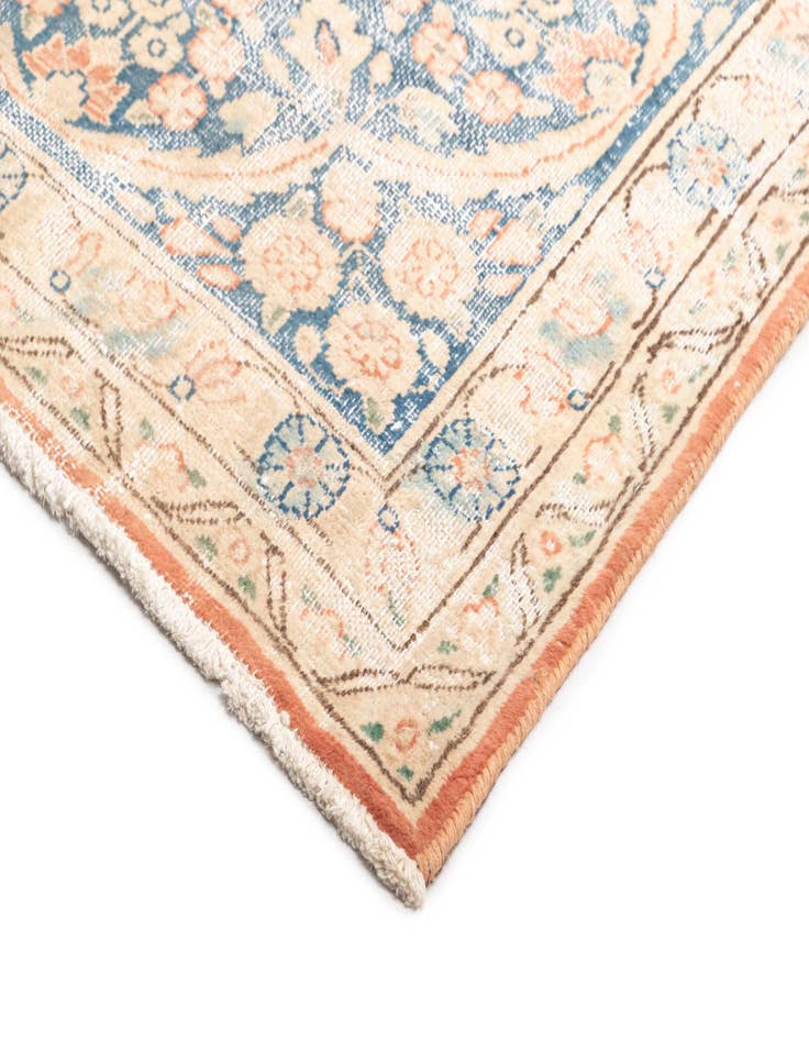 Detail image of  9' 5 x 12' 8 Vintage Royal Wool Rug