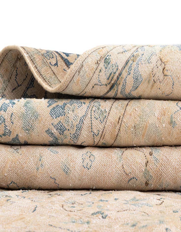 Detail image of  9' 8 x 12' 8 Vintage Royal Wool Rug