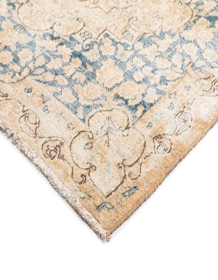 Detail image of  9' 11 x 12' 8 Vintage Royal Wool Rug