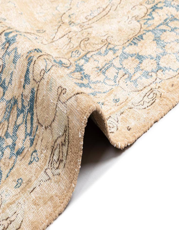 Detail image of  9' 11 x 12' 8 Vintage Royal Wool Rug