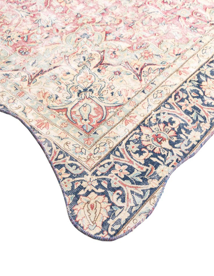 Detail image of  8' 5 x 11' 10 Vintage Royal Wool Rug