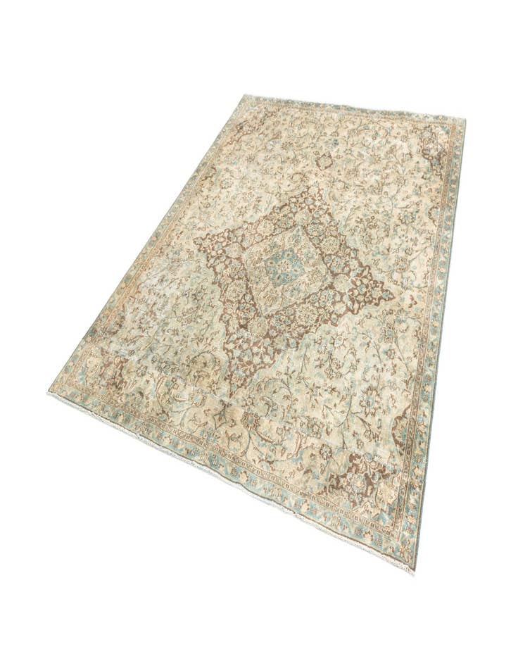 Detail image of  6' 8 x 8' 6 Vintage Royal Rug