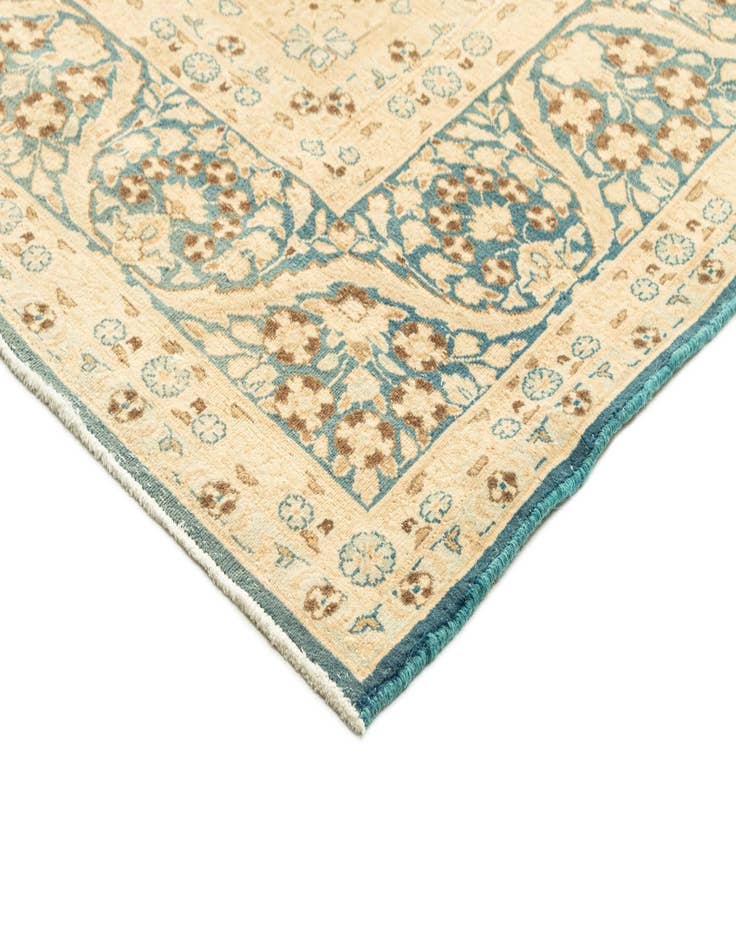 Detail image of  9' 10 x 13' 5 Vintage Royal Rug