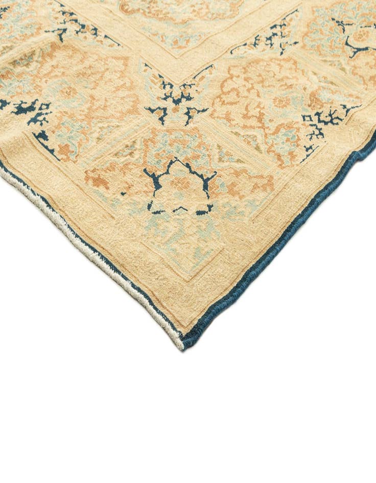 Detail image of  9' 3 x 11' 11 Vintage Royal Rug
