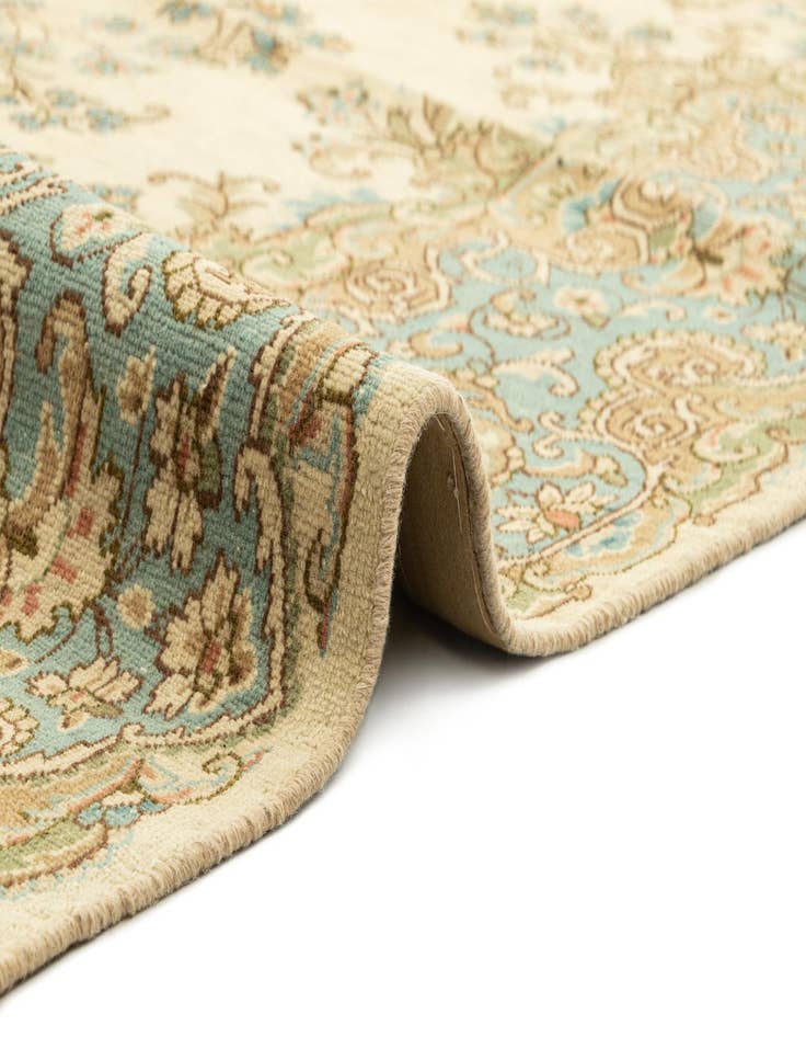 Detail image of  8' 9 x 12' 5 Vintage Royal Rug