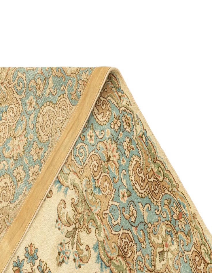 Detail image of  8' 9 x 12' 5 Vintage Royal Rug