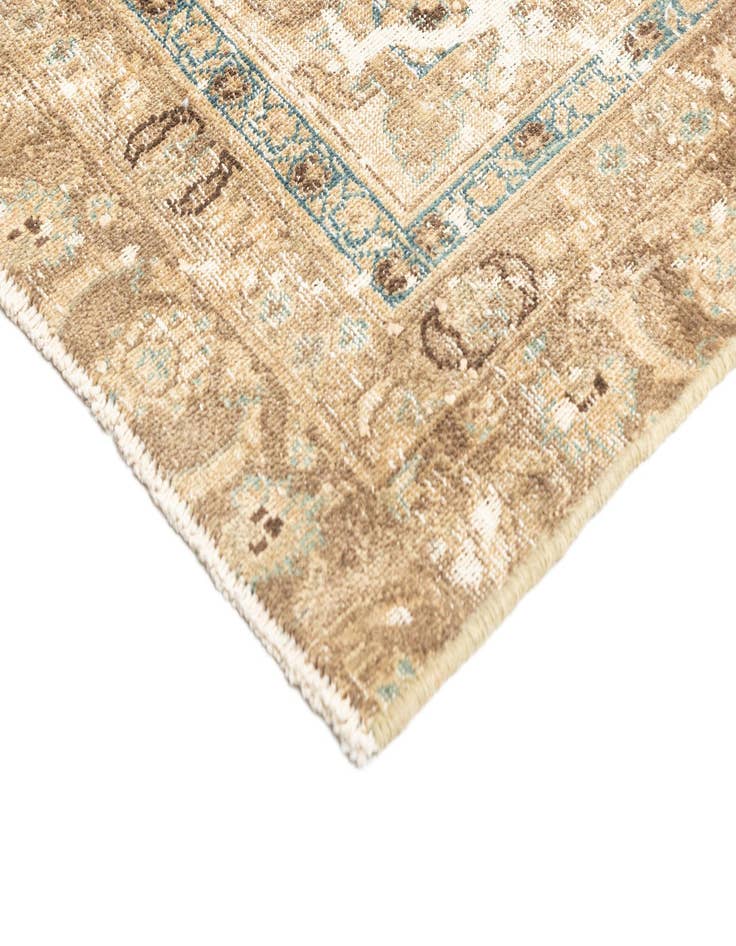 Detail image of  5' 5 x 8' Vintage Rug