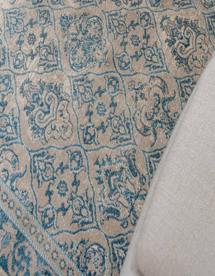 Detail image of  7' x 10' Viola Rug