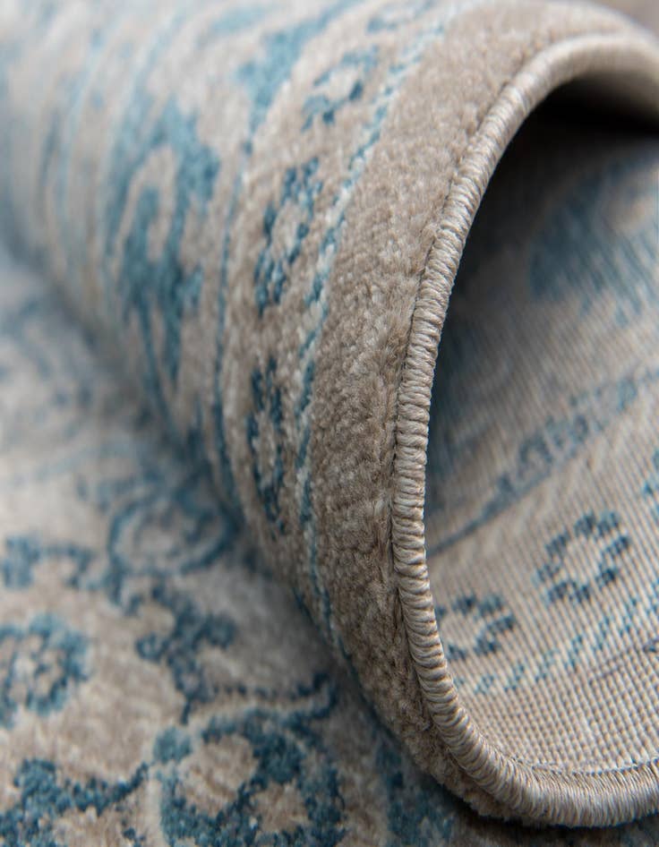 Detail image of  7' x 10' Viola Rug