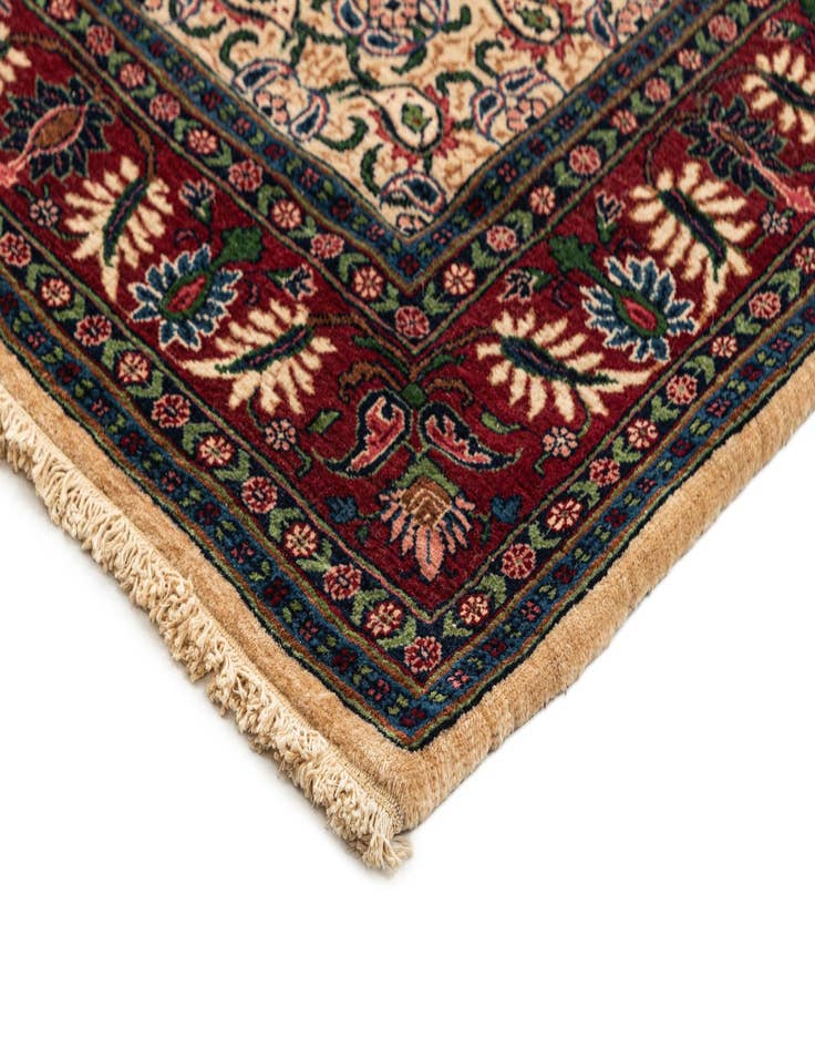 Detail image of  4' 8 x 6' 9 Yazd Rug