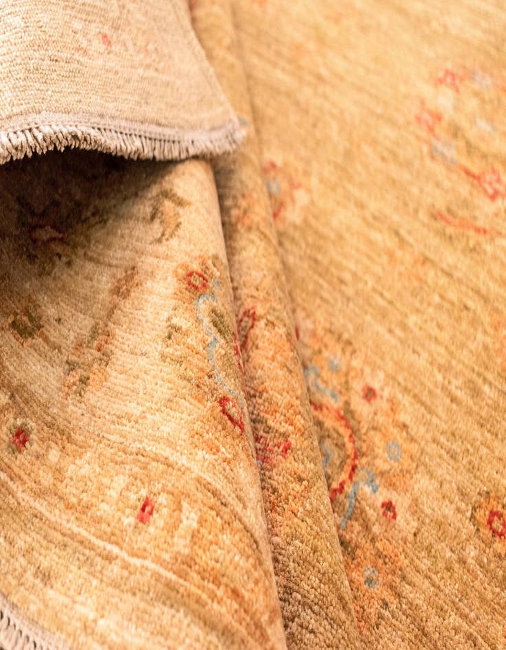 Detail image of  6' 8 x 9' 9 Ziegler Rug