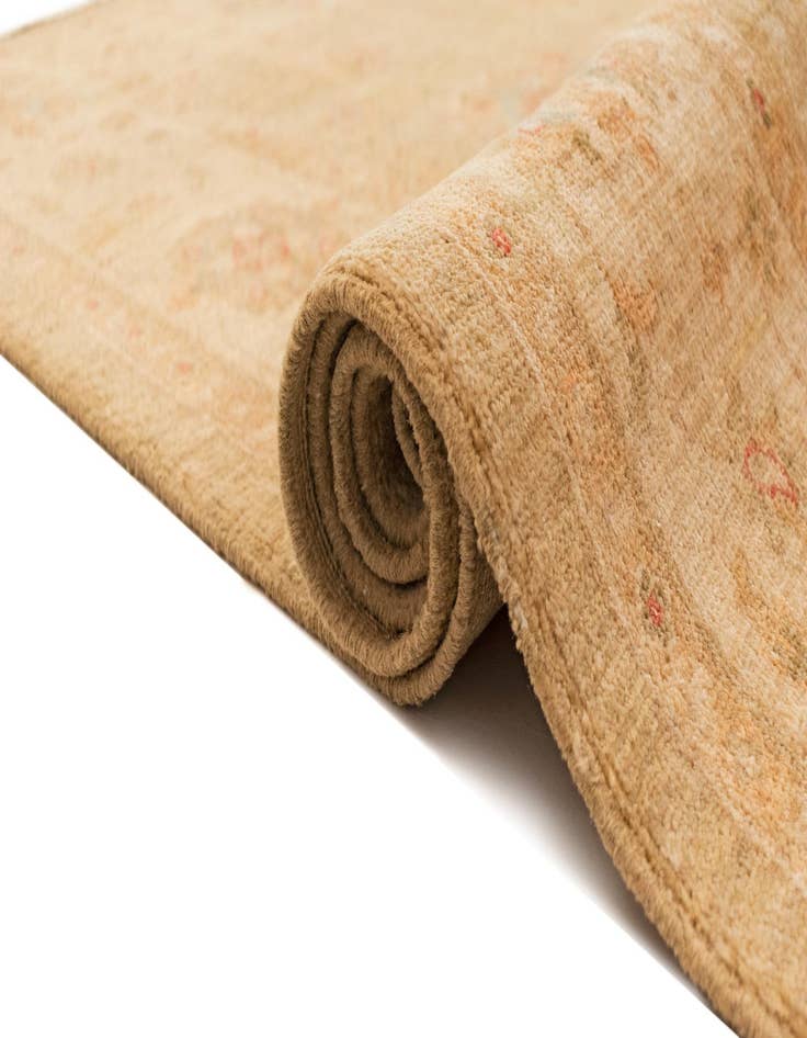 Detail image of  6' 8 x 9' 9 Ziegler Rug