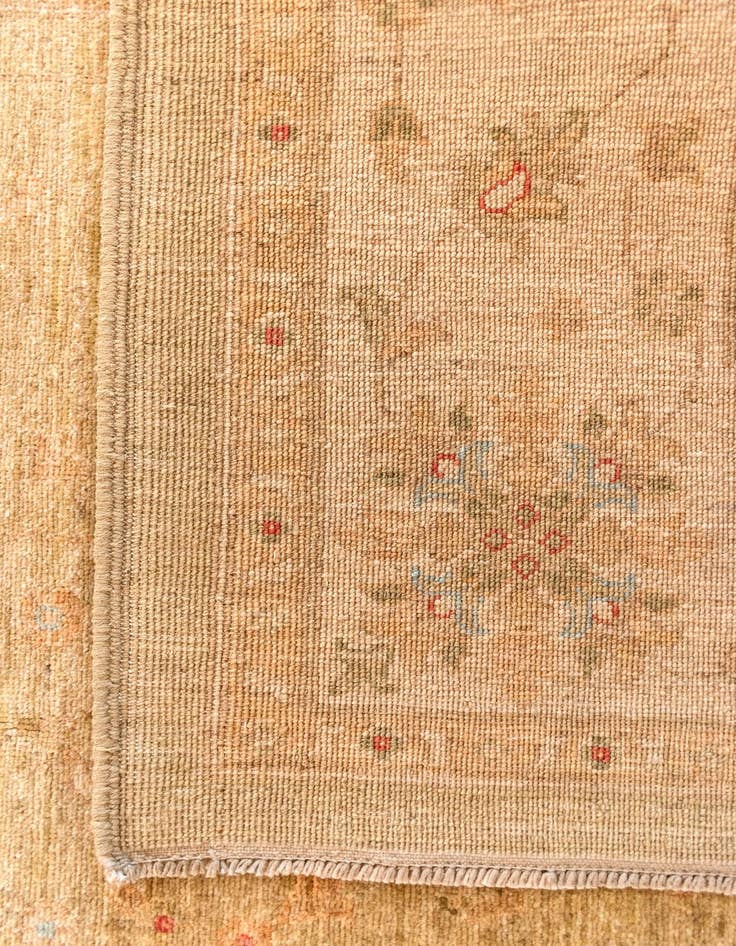 Detail image of  6' 8 x 9' 9 Ziegler Rug