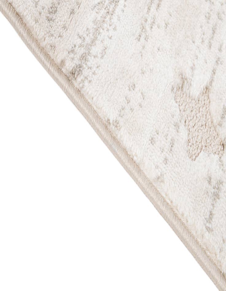 Detail image of  5' 2 x 7' 7 Zoey Rug