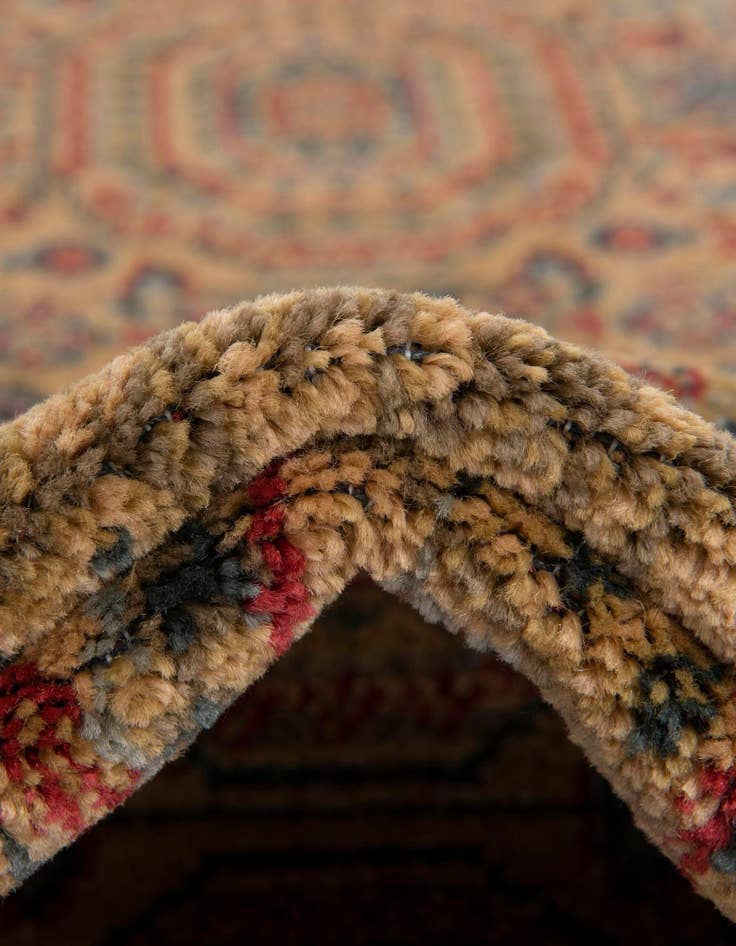 Detail image of  3' x 3' Amina Round Rug