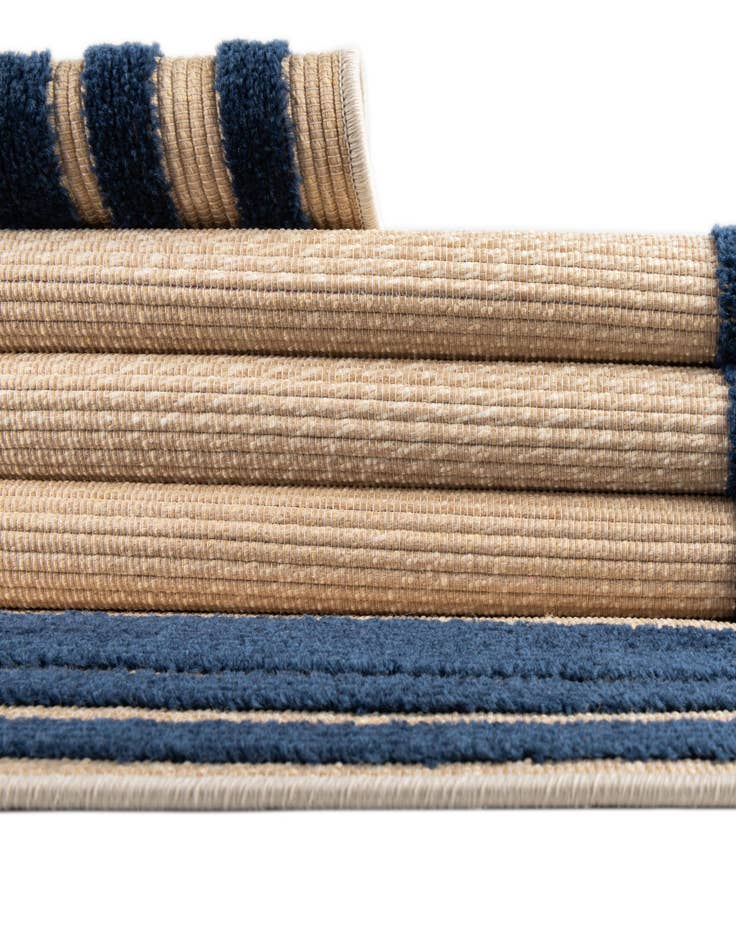 Detail image of  3' 3 x 3' 3  Washable Aruba Indoor / Outdoor Round Rug