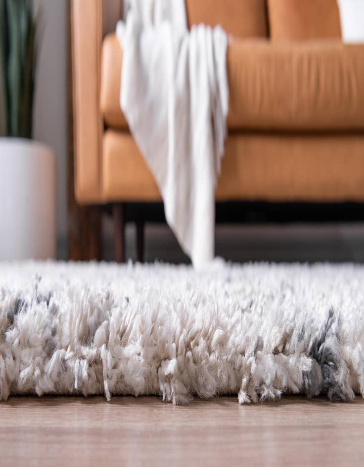 Detail image of  3' 3 x 3' 3 Athena Shag Round Rug