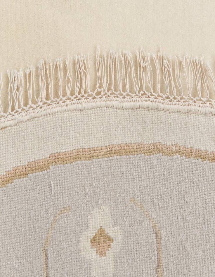 Detail image of  9' 10 x 9' 10  Hand Knotted Darya Wool Round Rug