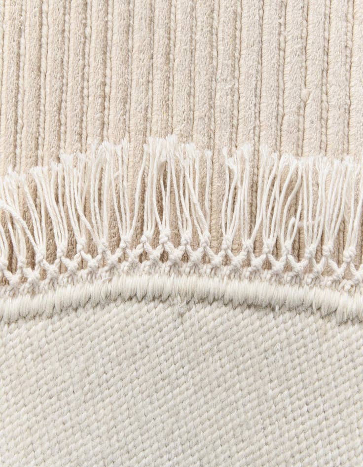 Detail image of  6' 6 x 6' 6  Hand Knotted Darya Wool Round Rug